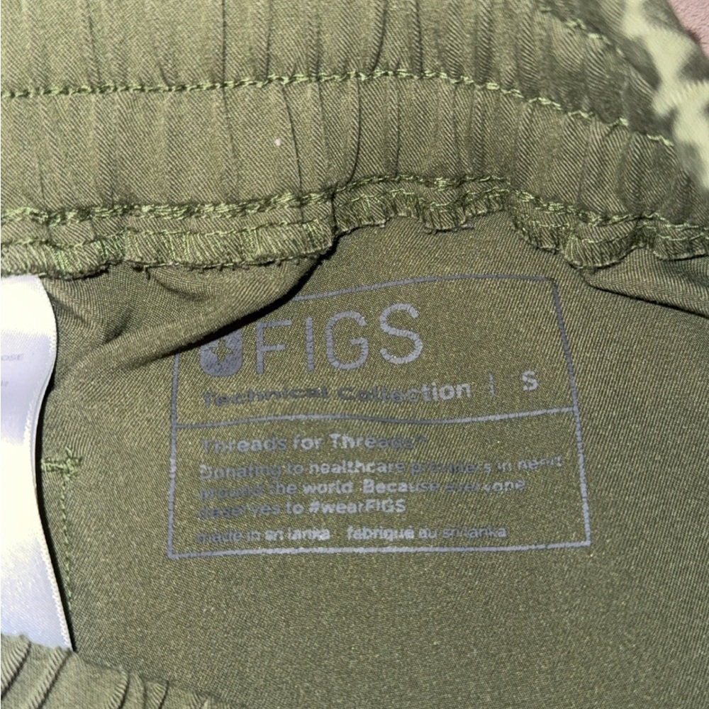 Figs Gem Green Scrub Pants/Top
